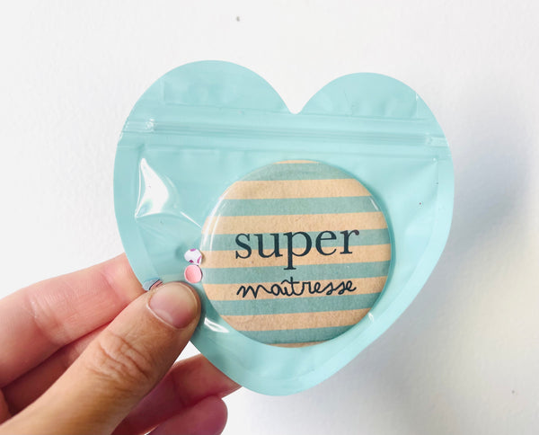 Badge épingle super maîtresse