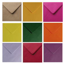 Enveloppes carrées colorées